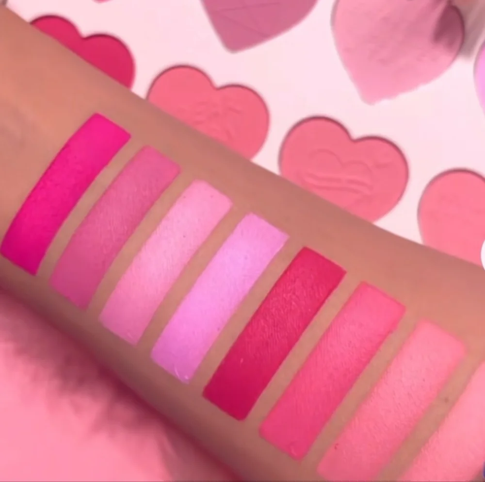 Plouise Heart-Shaped Blush Palette (Hot Pink, Baby Pink, Mauve, Peach, Coral)